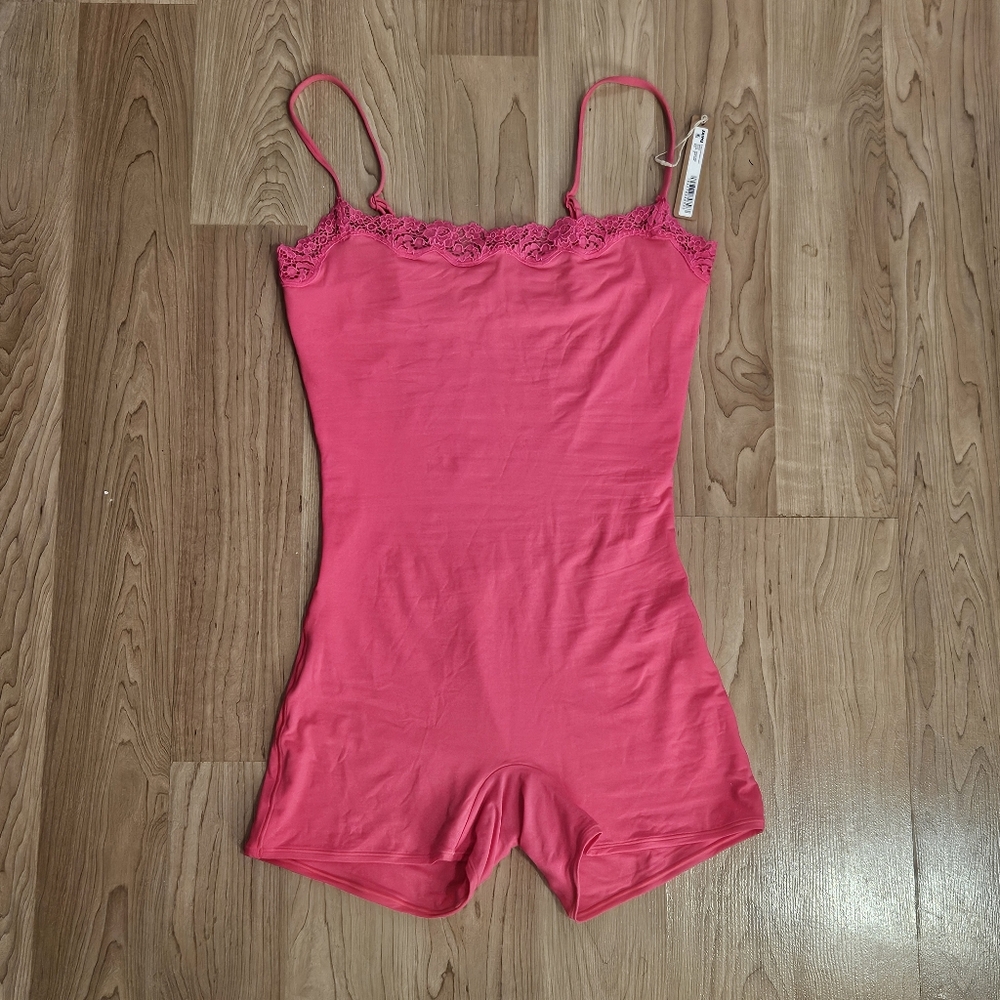 SKIMS FITS EVERYBODY ONESIE